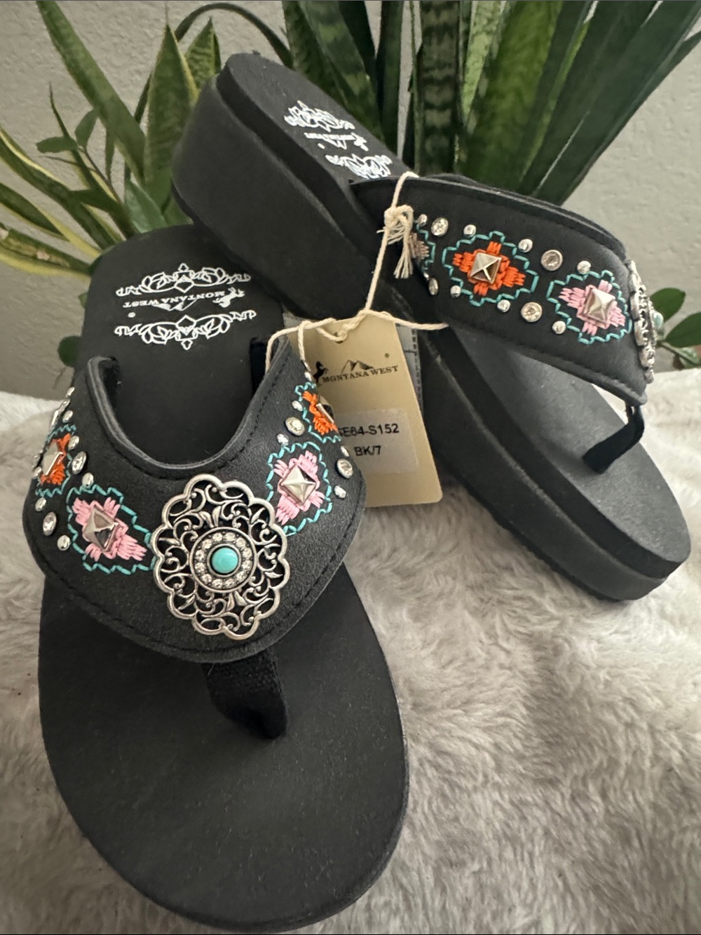 Montana West Black Wedge Sandals Embroidery & Rhinestone Turquoise Center Size 7